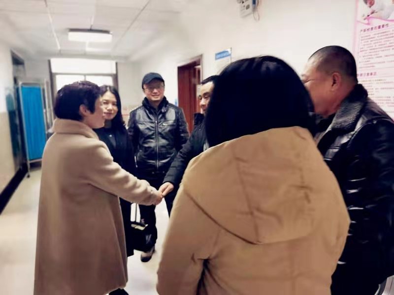 民建安庆市宜秀区委节前慰问会员