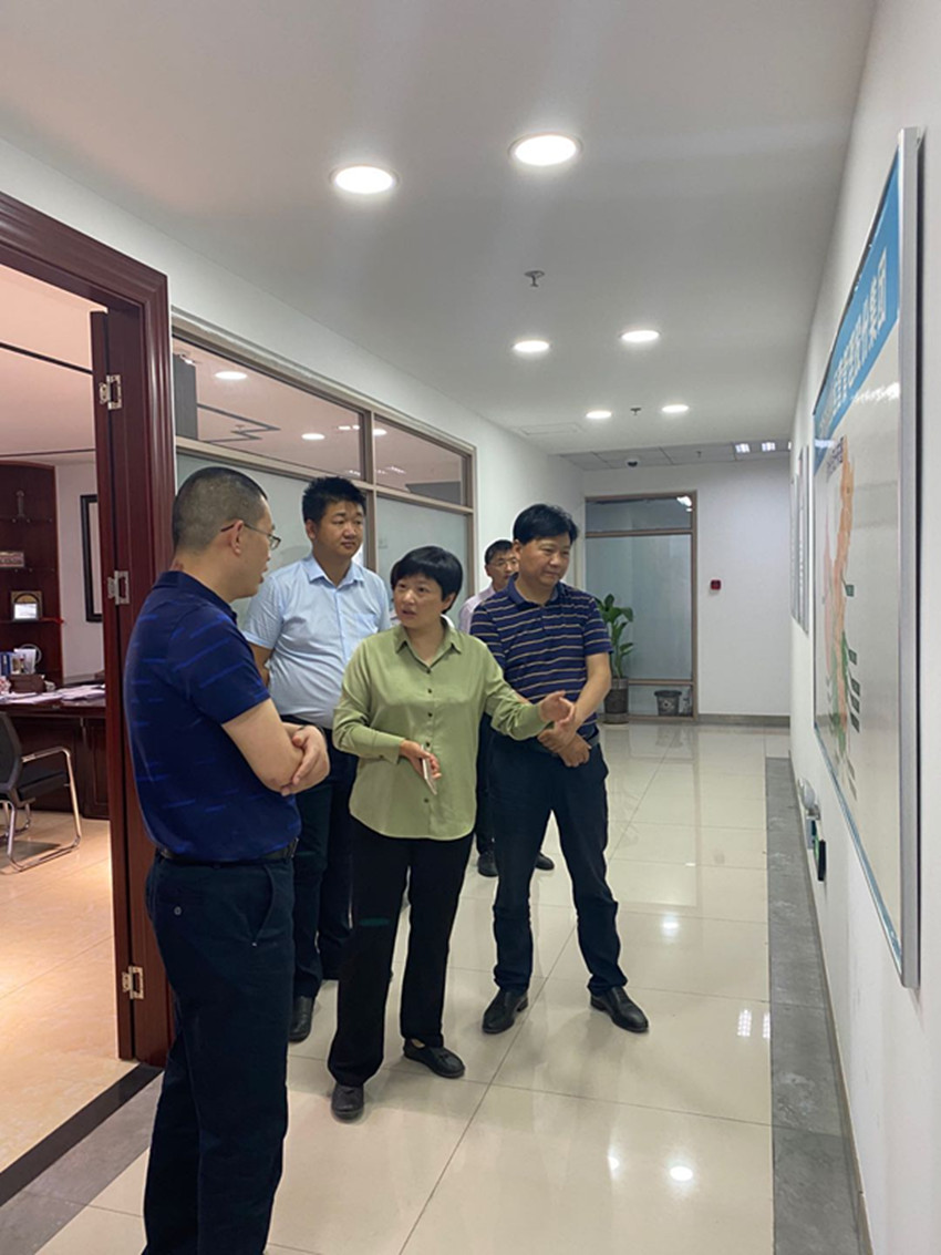 民建安庆市委专职副主委汪爱萍带队走访大观区会员企业