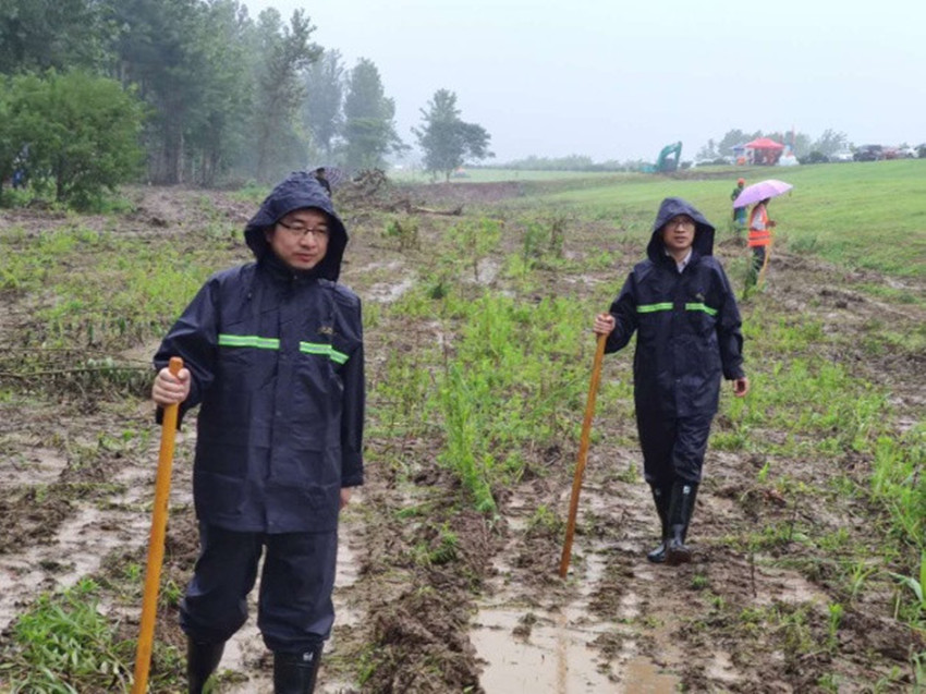 民建安庆市迎江区委积极参与抗洪抢险