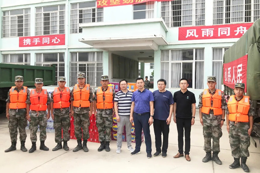 民建安庆市委直属第三（望江）支部慰问防汛一线武警官兵