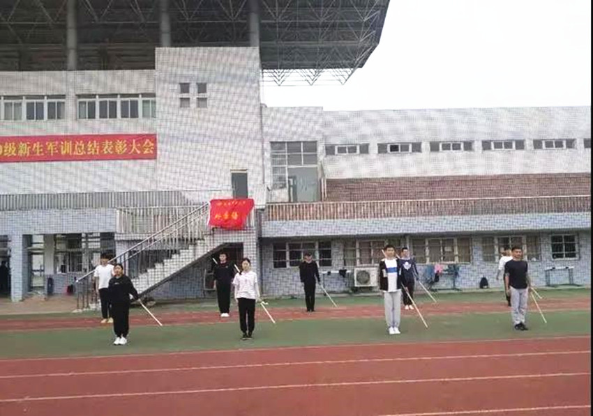 安庆宜秀民建会员谢忠赤亲授怀宁谢家棍，学生乐学非遗文化拳
