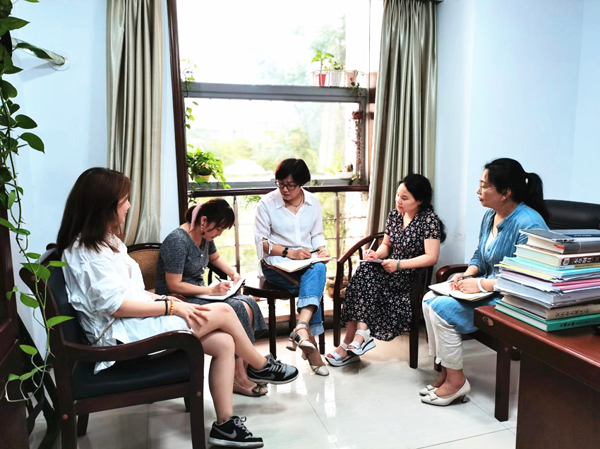 民建大观区妇工委召开第一次委员会议