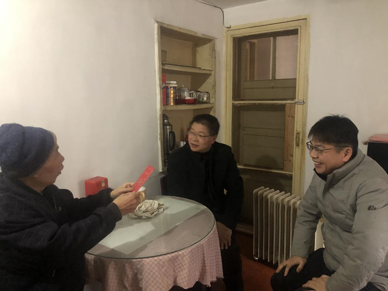 民建迎江区委开展新春慰问老会员活动