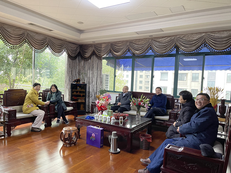 民建安庆市宜秀一支部新春走访慰问会员