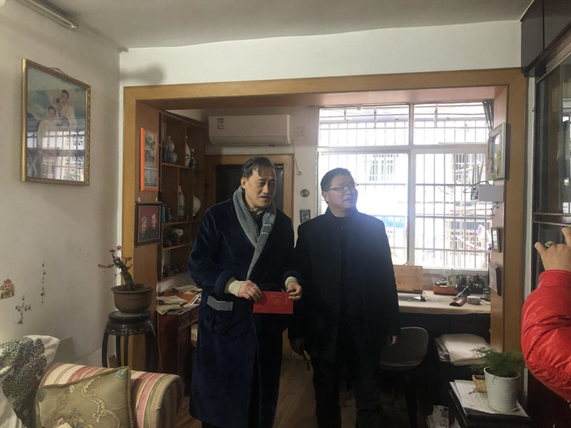 民建迎江区委开展新春慰问老会员活动