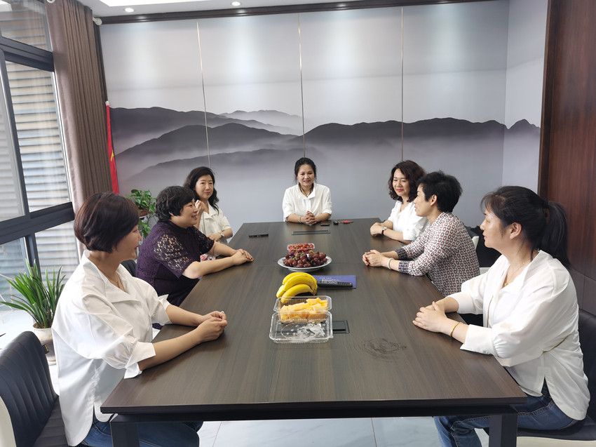 朱菊云出席民建市委妇工委“女会员之家”揭牌仪式