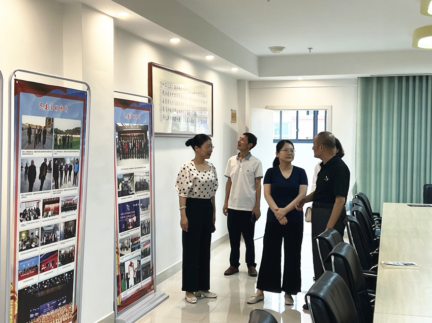 太湖县委统战部部长吴宝宝视察民建安庆市委会直属二支部