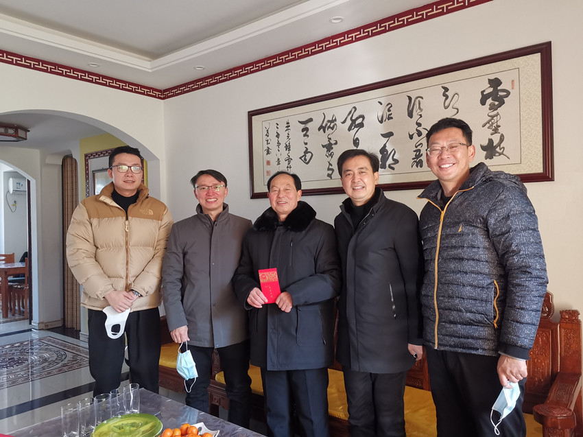 民建大观区委开展慰问老会员活动