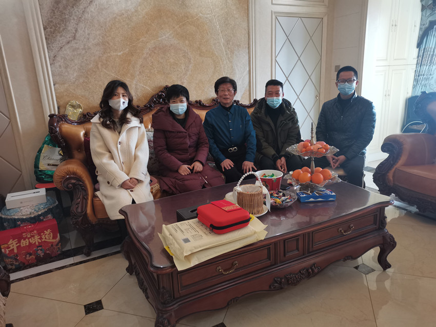 民建大观区委开展慰问老会员活动