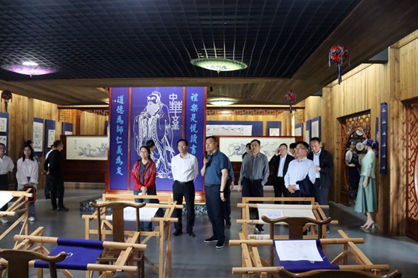 广西壮族自治区来宾市政协来到民建会员所属学?？疾? /></span> 
</p>
<p class=