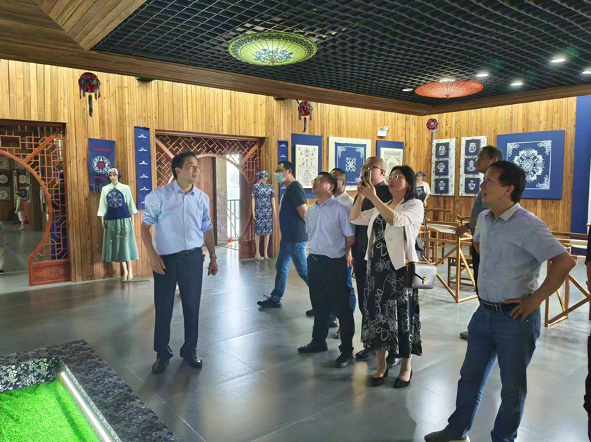 民建安庆市直属三支部、宜秀区五支部、大观区五支部联合开展“凝心铸魂强根基、团结奋进新征程”主题教育学习交流座谈会