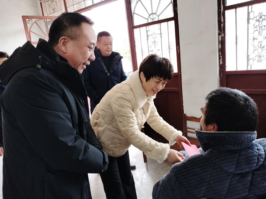 朱菊云赴杨亭村开展节前慰问暨乡村振兴调研活动