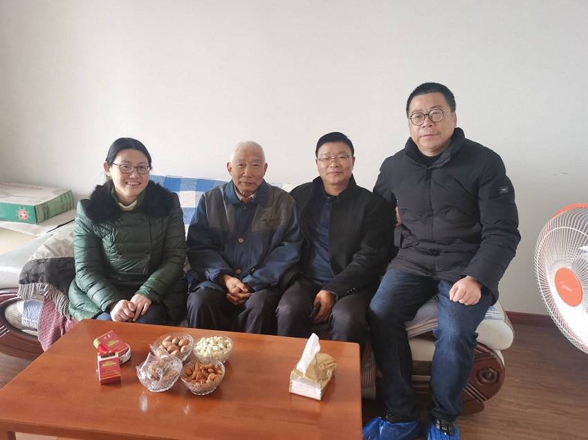 新春慰问老会员，真情关爱暖人心 ——民建迎江区委会开展春节慰问老会员活动