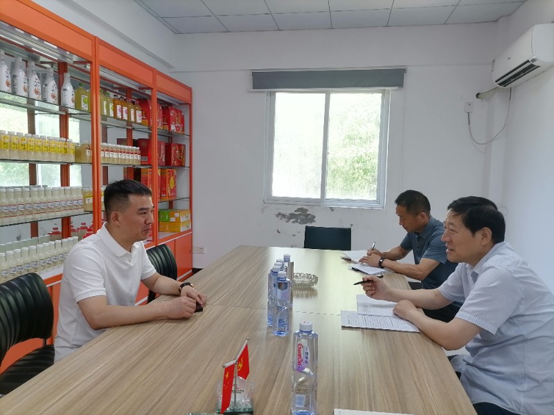 1市委统战部常务副部长张时民走访民建会员企业
